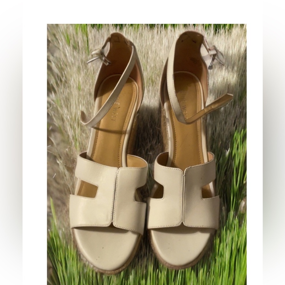 White wedges size 9M.